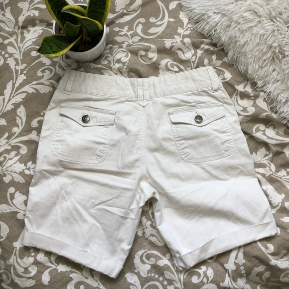 White denim Bermuda shorts - Picture 2 of 3